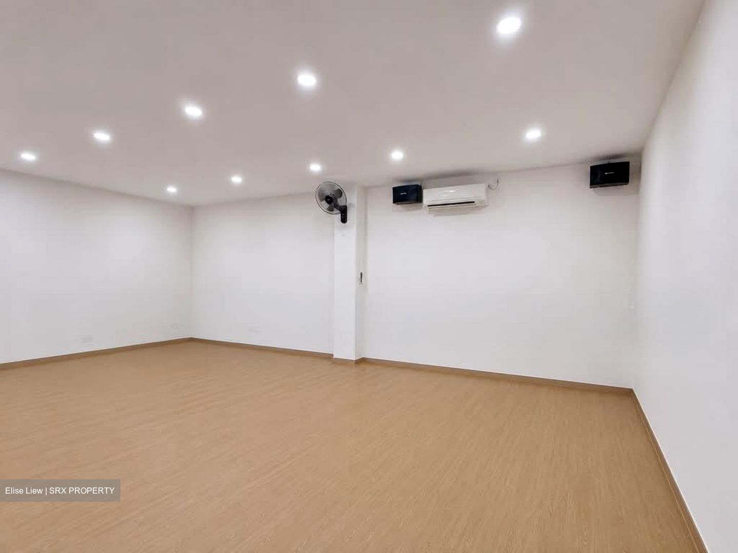Joo Chiat Road (D15), Shop House #584126901